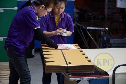 กล่องลูกฟูกราคาถูก ชลบุรี กล่องลูกฟูกราคาถูก ชลบุรี